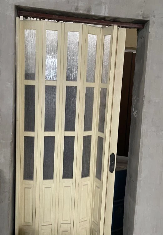 Ușă pliabilă din PVC din sticlă transparentă